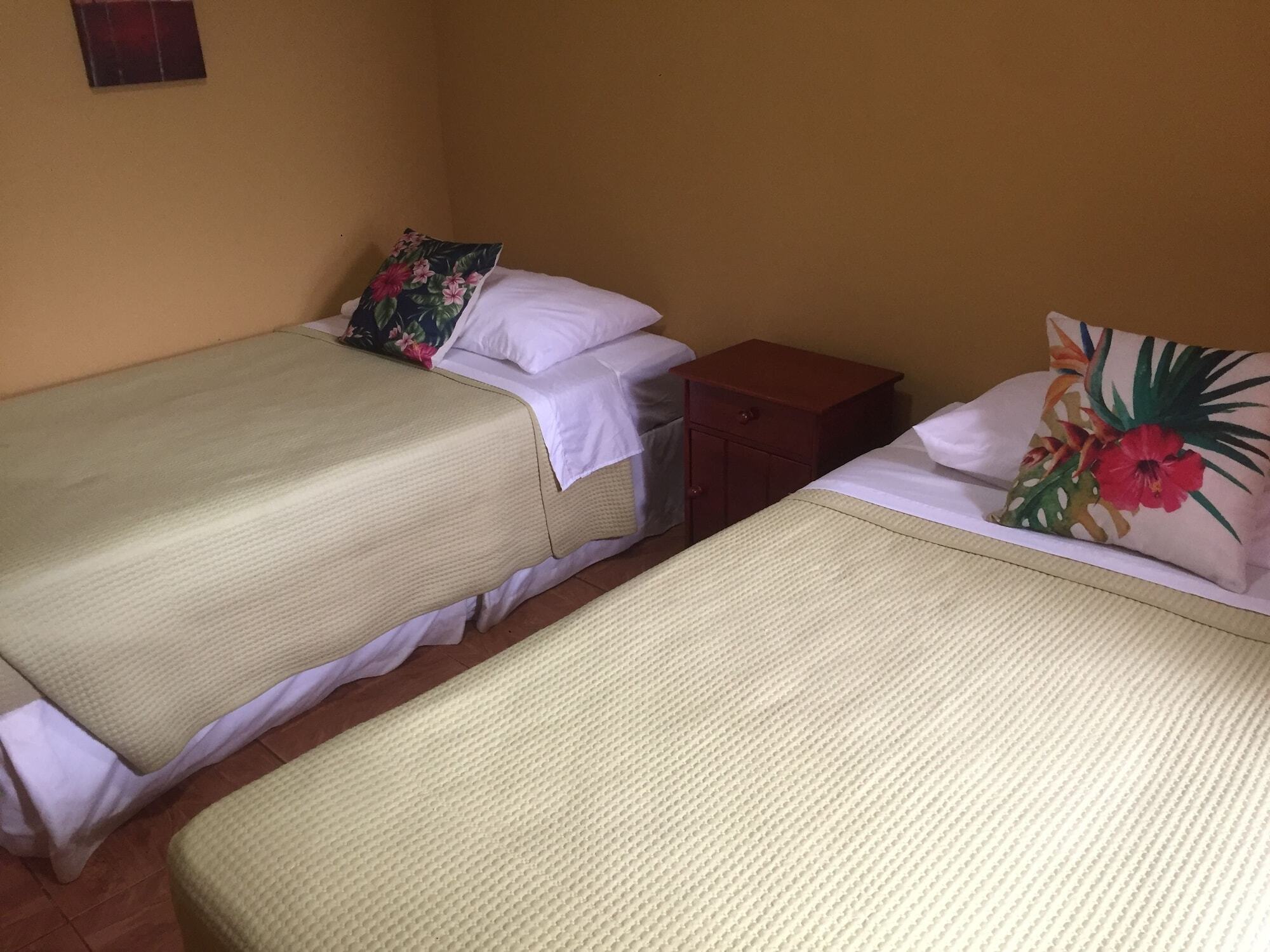 Hotel Uka Mana Hanga Roa Ngoại thất bức ảnh